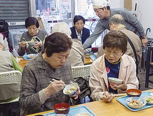 気になる_時田屋食事風景